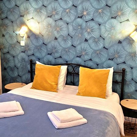 Brand New Iris Room With Private Bathroom And Balcony Брюксел Екстериор снимка
