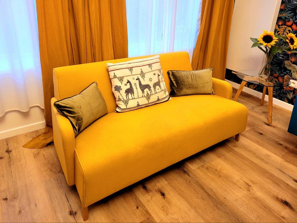Brand New Iris Room With Private Bathroom And Balcony Брюксел Екстериор снимка